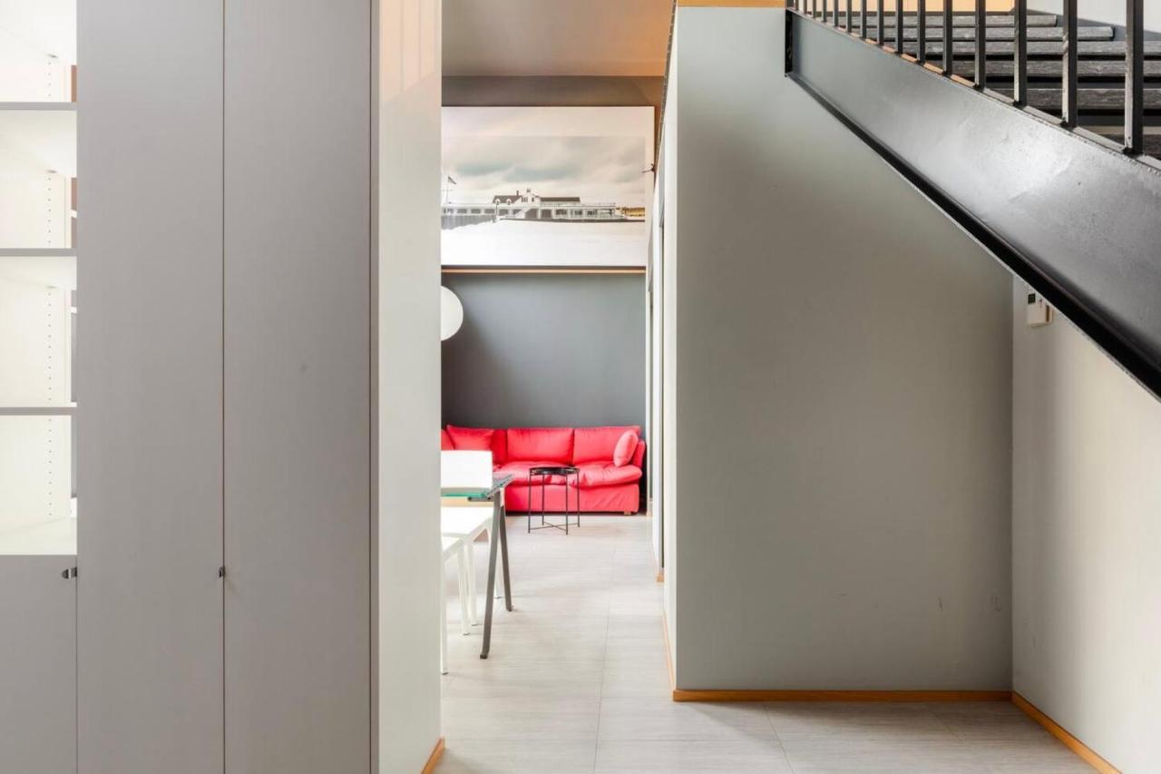 Design Spacious Loft In Navigli - Hosted By Sweetstay Milan Bagian luar foto