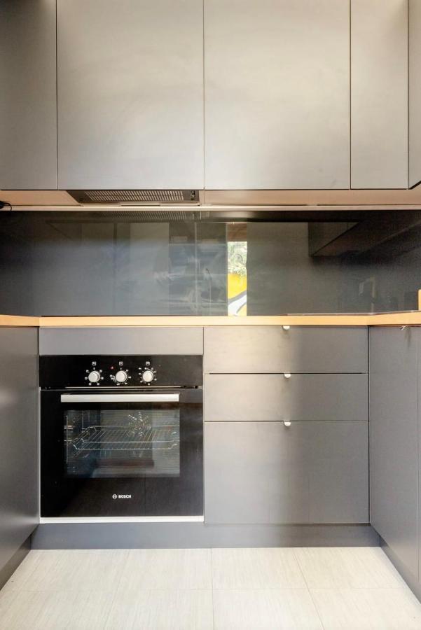 Design Spacious Loft In Navigli - Hosted By Sweetstay Milan Bagian luar foto